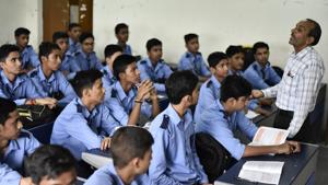 The Delhi government has received a slew of complaints from parents against fee hike in private schools.(Burhaan Kinu/HT PHOTO) The Delhi government has received a slew of complaints from parents against fee hike in private schools.(Burhaan Kinu/HT PHOTO)