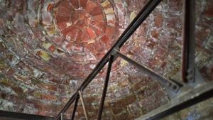 Water seepage has eroded the structural integrity of the main dome of the Jama Masjid and peeled off layers of sandstone and plaster from its walls and intricate parapet carvings.(Sanchit Khanna/HT PHOTO) Water seepage has eroded the structural integrity of the main dome of the Jama Masjid and peeled off layers of sandstone and plaster from its walls and intricate parapet carvings.(Sanchit Khanna/HT PHOTO)