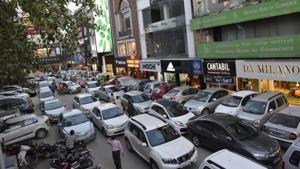Under the new parking rules, civic agencies had to prepare area specific plans on parking.(Hindustan Times) Under the new parking rules, civic agencies had to prepare area specific plans on parking.(Hindustan Times)