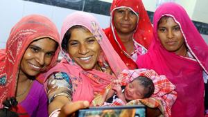 A mother takes selfies with her newborn child at Beawar in Rajasthan. Mother’s milk is the cheapest option to reduce infant mortality rate.(PTI) A mother takes selfies with her newborn child at Beawar in Rajasthan. Mother’s milk is the cheapest option to reduce infant mortality rate.(PTI)