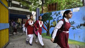 Delhi chief minister Arvind Kejriwal also suggested that school management committees should be authorised to hire teachers on a temporary basis, until the department can fill the vacant posts.(Arun Sharma/HT file) Delhi chief minister Arvind Kejriwal also suggested that school management committees should be authorised to hire teachers on a temporary basis, until the department can fill the vacant posts.(Arun Sharma/HT file)