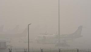 The departure terminals, meanwhile, faced the larger share of the delays and congestion as low visibility forced take-offs to be halted for five hours.(Burhaan Kinu/HT PHOTO) The departure terminals, meanwhile, faced the larger share of the delays and congestion as low visibility forced take-offs to be halted for five hours.(Burhaan Kinu/HT PHOTO)