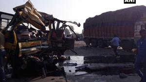 The school bus rammed into a truck at the Bicholi Hapsi bridge on Indore bypass road.(ANI/Twitter) The school bus rammed into a truck at the Bicholi Hapsi bridge on Indore bypass road.(ANI/Twitter)