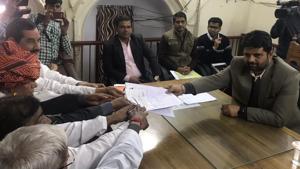 Congress’s Karan Singh Yadav files his nomination papers for Alwar Lok Sabha bypoll.(HT Photo) Congress’s Karan Singh Yadav files his nomination papers for Alwar Lok Sabha bypoll.(HT Photo)