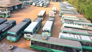 Government buses remain parked at a depot in Madurai following a strike by Tamil Nadu State Transport Corporation.(PTI) Government buses remain parked at a depot in Madurai following a strike by Tamil Nadu State Transport Corporation.(PTI)