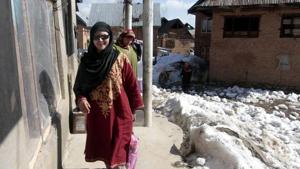 Insha Mushtaq, a girl completely blinded by pellets, sits to study at her home in Sedow in Shopian district.(Waseem Andrabi /HT File Photo) Insha Mushtaq, a girl completely blinded by pellets, sits to study at her home in Sedow in Shopian district.(Waseem Andrabi /HT File Photo)
