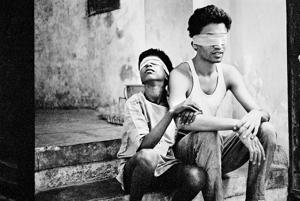 Sarfu and Irrfan Khan during a workshop for the film Salaam Bombay! in 1987.(Image copyright © Sooni Taraporevala. Image courtesy Sunaparanta) Sarfu and Irrfan Khan during a workshop for the film Salaam Bombay! in 1987.(Image copyright © Sooni Taraporevala. Image courtesy Sunaparanta)