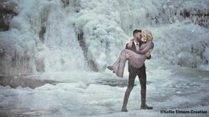 An American couple’s engagement photos in the backdrop of a frozen waterfall is heating up social media (Kellie Elmore Creative/Instagram) An American couple’s engagement photos in the backdrop of a frozen waterfall is heating up social media (Kellie Elmore Creative/Instagram)