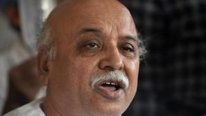 Vishwa Hindu Parishad international working president Pravin Togadia during a press conference at Chandramani Hospital in Ahmedabad on Tuesday.(PTI Photo) Vishwa Hindu Parishad international working president Pravin Togadia during a press conference at Chandramani Hospital in Ahmedabad on Tuesday.(PTI Photo)