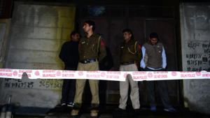 Police stand guard in front of a plastic factory in the Bawana industrial area on the northern edge of New Delhi on January 20, 2018 after a fire killed at least 17 workers.(AFP Photo) Police stand guard in front of a plastic factory in the Bawana industrial area on the northern edge of New Delhi on January 20, 2018 after a fire killed at least 17 workers.(AFP Photo)