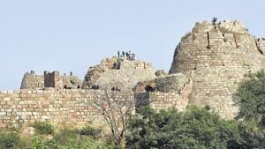 Ghiyasuddin, the founder of Tughlaq dynasty, chose the rocky site for Tughlaqabad so it would be easy to defend. Work began on the fort, a massive, formidable structure with sloping walls.(Vipin Kumar/HT Archive)