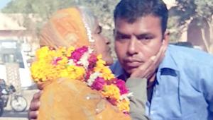 Dali Bai meets her son Mohan in the open jail in Rajasthan’s Sriganganagar.(HT Photo.) Dali Bai meets her son Mohan in the open jail in Rajasthan’s Sriganganagar.(HT Photo.)