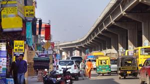The traffic in Zirakpur has increased in an unprecedented manner, leading to the choking of intersections.(Sushil Prajapati/HT) The traffic in Zirakpur has increased in an unprecedented manner, leading to the choking of intersections.(Sushil Prajapati/HT)