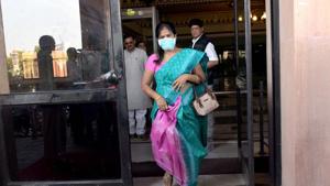 MLA Rani Silautia leaves the assembly wearing mask after giving sample for swine flu test on Wednesday.(Prabhakar Sharma/HT PHOTO) MLA Rani Silautia leaves the assembly wearing mask after giving sample for swine flu test on Wednesday.(Prabhakar Sharma/HT PHOTO)