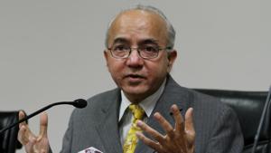 For Rakesh Mehta, who was chief secretary of Delhi for three-and-half years between 2007 and 2011, Arvind Kejriwal government has not been able to take the bureaucracy in confidence for some ‘strange’ reasons(Hindustan Times) For Rakesh Mehta, who was chief secretary of Delhi for three-and-half years between 2007 and 2011, Arvind Kejriwal government has not been able to take the bureaucracy in confidence for some ‘strange’ reasons(Hindustan Times)