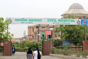 Brijesh Kumar (38), the son of Tej Ram, the patient, said that as directed by doctors at the Safdarjung Hospital, he took his father to Sector 10 government hospital for blood transfusion around 5pm on Saturday.(HT FILE PHOTO)