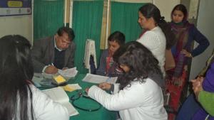 The NITI Aayog in its recent report said 60% posts of specialists in the states are vacant.(HT File) The NITI Aayog in its recent report said 60% posts of specialists in the states are vacant.(HT File)