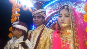 Bride Suman took the ‘baaraat’ to groom Raja’s house in village Kandawa.(HT Photo) Bride Suman took the ‘baaraat’ to groom Raja’s house in village Kandawa.(HT Photo)