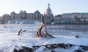 The frozen shore of the Elbe is pictured at sunrise in front of a backdrop of the old town of Dresden, Germany.(AFP Photo) The frozen shore of the Elbe is pictured at sunrise in front of a backdrop of the old town of Dresden, Germany.(AFP Photo)