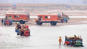 Quarrying business provides employment to thousands of people.(HT File) Quarrying business provides employment to thousands of people.(HT File)