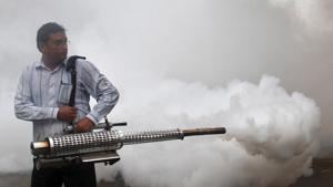 A total of 9,214 dengue cases were recorded till mid-December, of which 4,704 dengue patients were from Delhi.(REUTERS) A total of 9,214 dengue cases were recorded till mid-December, of which 4,704 dengue patients were from Delhi.(REUTERS)