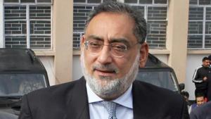Haseeb Drabu arrives to present Budget 2018-2019 in J&K Legislative Assembly during the budget session, in Jammu .(PTI) Haseeb Drabu arrives to present Budget 2018-2019 in J&K Legislative Assembly during the budget session, in Jammu .(PTI)