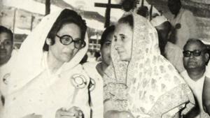 Begum Hamida Habibullah with former Prime Minister Indira Gandhi.(HT File Photo) Begum Hamida Habibullah with former Prime Minister Indira Gandhi.(HT File Photo)