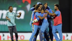 Dinesh Karthik’s blistering knock helped India beat Bangladesh by four wickets to win the Nidahas Trophy T20 tri-nation series in Colombo on Sunday.(AP) Dinesh Karthik’s blistering knock helped India beat Bangladesh by four wickets to win the Nidahas Trophy T20 tri-nation series in Colombo on Sunday.(AP)