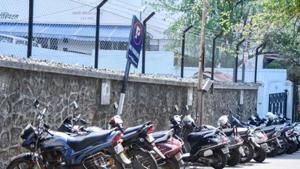 Vehicles parked in No Parking zone on Parbhat road Lane no.1 in Pune.(Sanket Wankhade/HT PHOTO) Vehicles parked in No Parking zone on Parbhat road Lane no.1 in Pune.(Sanket Wankhade/HT PHOTO)