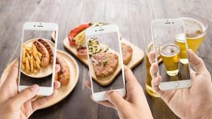 What happens when we start eating to earn a few likes and comments on our feed?(Shutterstock) What happens when we start eating to earn a few likes and comments on our feed?(Shutterstock)