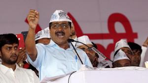 AAP convener and Delhi CM Arvind Kejriwal addressing Haryana Bachao rally in Hisar on Sunday.(Manoj Dhaka/HT) AAP convener and Delhi CM Arvind Kejriwal addressing Haryana Bachao rally in Hisar on Sunday.(Manoj Dhaka/HT)