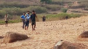 Policemen carry bodies of Maoists killed in an encounter in Koraput in Odisha on Sunday.(HT Photo) Policemen carry bodies of Maoists killed in an encounter in Koraput in Odisha on Sunday.(HT Photo)