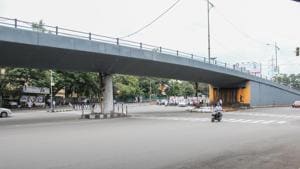 The 250-crore project has three proposed bridges — a vehicular flyover, a separate flyover for high capacity mass transit route (HCMTR) and Hinjewadi-Shivajinagar Metro corridor. Two flyovers will streamline the vehicular movement on university road and Senapati Bapat road towards Aundh, Baner and Pashan.(HT PHOTO) The 250-crore project has three proposed bridges — a vehicular flyover, a separate flyover for high capacity mass transit route (HCMTR) and Hinjewadi-Shivajinagar Metro corridor. Two flyovers will streamline the vehicular movement on university road and Senapati Bapat road towards Aundh, Baner and Pashan.(HT PHOTO)