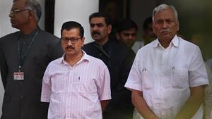 Delhi Assembly speaker Ram Niwas Goel (R), along with Chief Minister of Delhi Arvind Kejriwal at Delhi Vidhan Sabha in New Delhi.(HT File Photo) Delhi Assembly speaker Ram Niwas Goel (R), along with Chief Minister of Delhi Arvind Kejriwal at Delhi Vidhan Sabha in New Delhi.(HT File Photo)