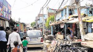 The authority had decided to provide flats to only those who were living in these slums till the end of 2010, as per the survey report.(Burhaan Kinu/HT Photo)