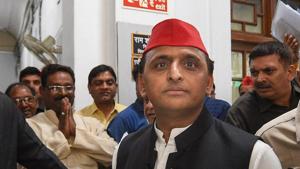 Samajwadi Party president Akhilesh Yadav leaves after Budget Session of Uttar Pradesh Assembly in Lucknow on Tuesday.(PTI Photo) Samajwadi Party president Akhilesh Yadav leaves after Budget Session of Uttar Pradesh Assembly in Lucknow on Tuesday.(PTI Photo)
