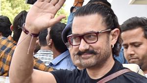Aamir Khan arrives in Jodhpur to shoot for his upcoming film Thugs of Hindostan.(IANS) Aamir Khan arrives in Jodhpur to shoot for his upcoming film Thugs of Hindostan.(IANS)