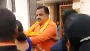 BJ MLA Rajkumar Thukral met BJP state unit president Ajay Bhatt and chief minister Trivendra Singh Rawat in Dehradun on Thursday and presented a six-page explanation to them.(Video Grab) BJ MLA Rajkumar Thukral met BJP state unit president Ajay Bhatt and chief minister Trivendra Singh Rawat in Dehradun on Thursday and presented a six-page explanation to them.(Video Grab)