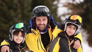 Hrithik Roshan with his sons Hrehaan and Hridaan.(Instagram) Hrithik Roshan with his sons Hrehaan and Hridaan.(Instagram)