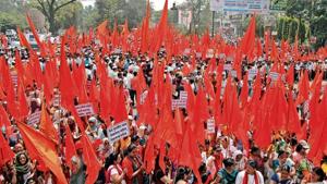 In Sangli, supporters held a massive march titled ‘Vijay Morcha’ following CM’s statement in the assembly where Fadnavis said that the police did not find any evidence against Bhide so far.(HT Photo) In Sangli, supporters held a massive march titled ‘Vijay Morcha’ following CM’s statement in the assembly where Fadnavis said that the police did not find any evidence against Bhide so far.(HT Photo)