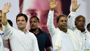 Congress president Rahul Gandhi with Karnataka CM Siddaramaiah and senior leader Mallikarjun Kharge during his Janashirvada Yatra in Malavall town.(PTI File Photo) Congress president Rahul Gandhi with Karnataka CM Siddaramaiah and senior leader Mallikarjun Kharge during his Janashirvada Yatra in Malavall town.(PTI File Photo)