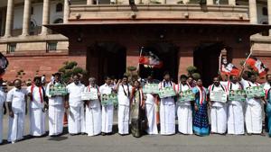 AIADMK MPs shout slogans demanding the constitution of Cauvery Management Board during the budget session, at Parliament House in New Delhi, on Wednesday.(PTI) AIADMK MPs shout slogans demanding the constitution of Cauvery Management Board during the budget session, at Parliament House in New Delhi, on Wednesday.(PTI)