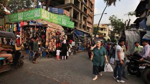 Officials of the Bandra (West) ward office said that the move is temporary and the stalls will finally be shifted to the new Pali market building.(HT File photo) Officials of the Bandra (West) ward office said that the move is temporary and the stalls will finally be shifted to the new Pali market building.(HT File photo)