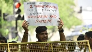 Students protest against the announcement of re-examinations of the leaked CBSE papers, near Jantar Mantar in New Delhi.(Anushree Fadnavis/HT Photo) Students protest against the announcement of re-examinations of the leaked CBSE papers, near Jantar Mantar in New Delhi.(Anushree Fadnavis/HT Photo)