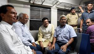 After the function, Union railway minister Piyush Goyal also hopped on to the first local train that departed from Goregaon.(SATYABRATA TRIPATHY/HT) After the function, Union railway minister Piyush Goyal also hopped on to the first local train that departed from Goregaon.(SATYABRATA TRIPATHY/HT)