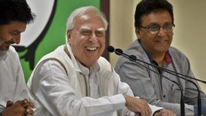 Senior Congress leader Kapil Sibal addresses the media at a press conference, at the party office in New Delhi on Friday.(Sushil Kumar/HT PHOTO) Senior Congress leader Kapil Sibal addresses the media at a press conference, at the party office in New Delhi on Friday.(Sushil Kumar/HT PHOTO)