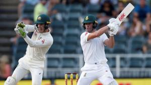 AB de Villiers (R) plays a shot during the first day of the fourth and final Test between South Africa and Australia in Johannesburg. Get full cricket score of South Africa vs Australia, 4th Test, day 1, Johannesburg, here.(REUTERS) AB de Villiers (R) plays a shot during the first day of the fourth and final Test between South Africa and Australia in Johannesburg. Get full cricket score of South Africa vs Australia, 4th Test, day 1, Johannesburg, here.(REUTERS)