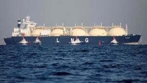 A liquefied natural gas (LNG) tanker is tugged towards a thermal power station in Futtsu, east of Tokyo, Japan.(Reuters File Photo) A liquefied natural gas (LNG) tanker is tugged towards a thermal power station in Futtsu, east of Tokyo, Japan.(Reuters File Photo)