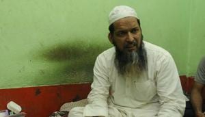 Moulana Imdadul Rashidi, Imam of Noorani Masjid, has made headlines by emerging as a messenger of peace in Asansol. His 16-year-old son, Sibtullah, died in riots.(Samir Jana/HT Photo) Moulana Imdadul Rashidi, Imam of Noorani Masjid, has made headlines by emerging as a messenger of peace in Asansol. His 16-year-old son, Sibtullah, died in riots.(Samir Jana/HT Photo)