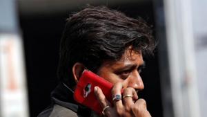 India has replaced Vietnam to become the second largest producer of mobile phones in 2017.(Reuters/Photo for representation) India has replaced Vietnam to become the second largest producer of mobile phones in 2017.(Reuters/Photo for representation)